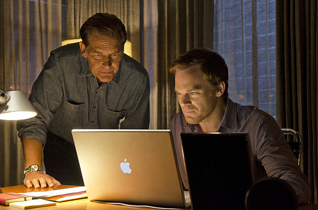 Dexter : Fotoğraf James Remar, Michael C. Hall