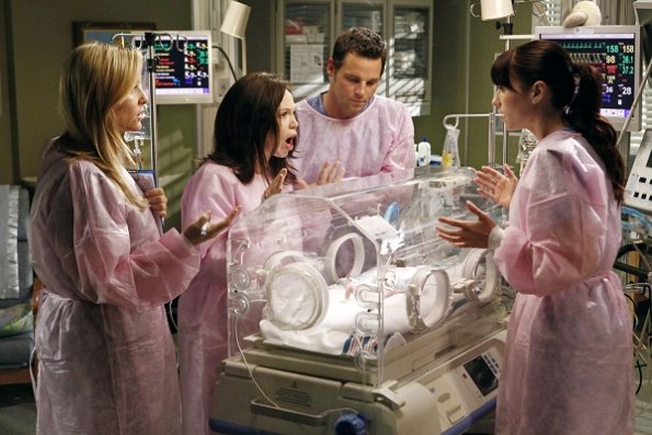 Grey's Anatomy : Fotoğraf Amanda Fuller, Jessica Capshaw, Justin Chambers (I), Chyler Leigh