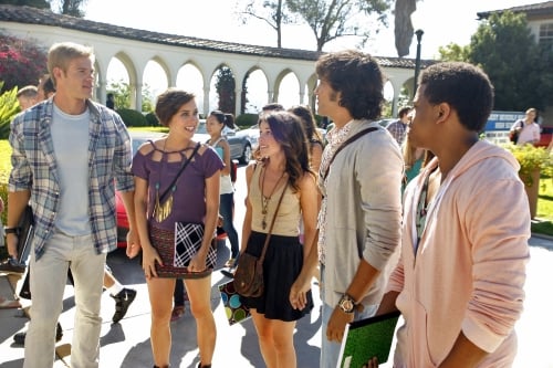 Fotoğraf Tristan Mack Wilds, Jessica Stroup, Shenae Grimes-Beech, Trevor Donovan