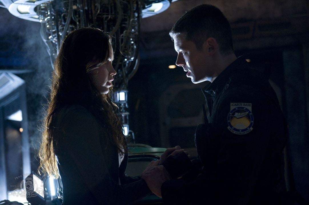 Stargate Universe : Fotoğraf Elyse Levesque, Brian J. Smith (II)