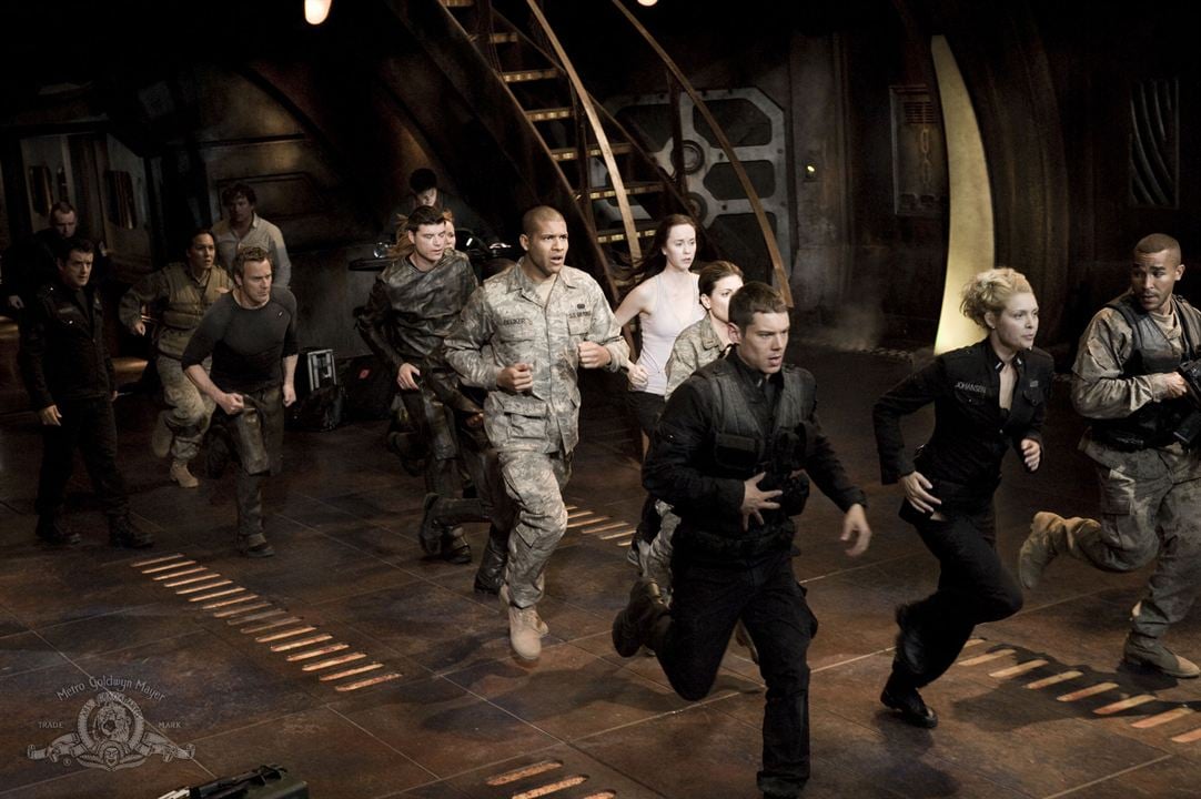 Stargate Universe : Fotoğraf Brian J. Smith (II), Alaina Huffman, Jamil Walker Smith