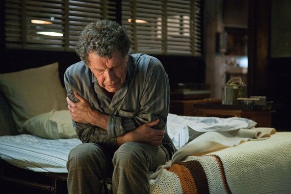 Fringe : Fotoğraf John Noble