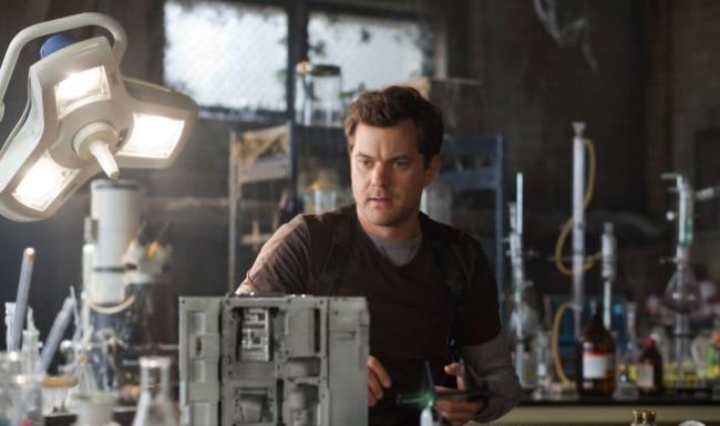 Fringe : Fotoğraf Joshua Jackson