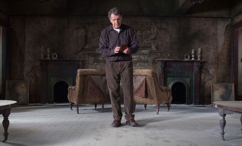 Fringe : Fotoğraf John Noble