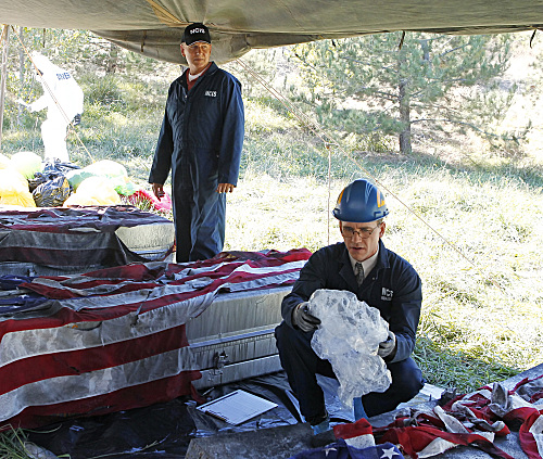 NCIS : Fotoğraf Mark Harmon, Brian Dietzen