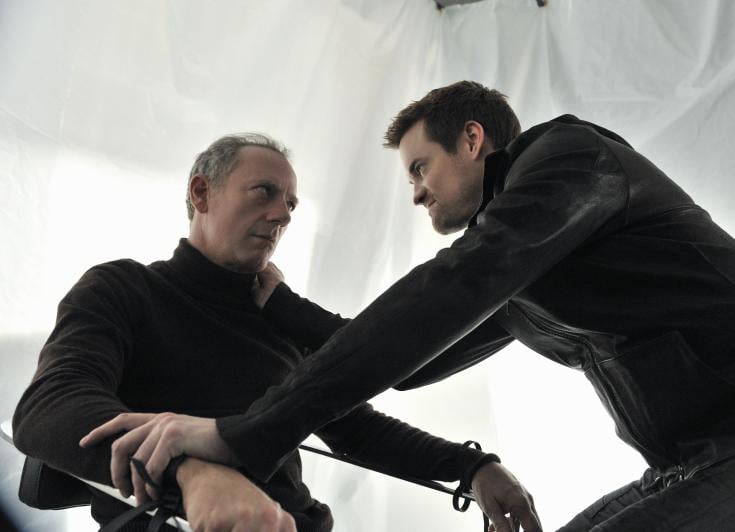 Nikita (2010) : Fotoğraf Xander Berkeley, Shane West