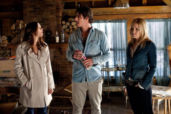 Haven : Fotoğraf Eric Balfour, Emily Rose