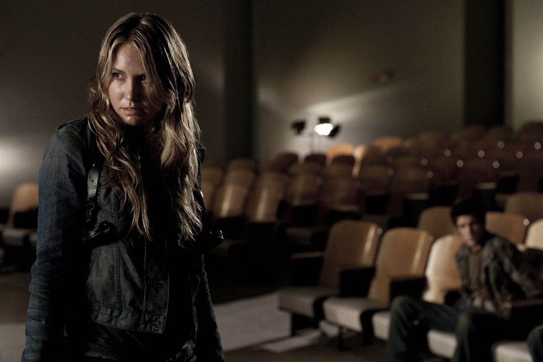 Falling Skies : Fotoğraf Sarah Carter