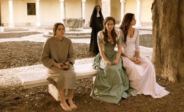 Fotoğraf Dafne Fernández, Adriana Torrebejano, Silvia Alonso