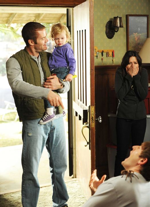 Raising Hope : Fotoğraf Baylie Cregut, Shannon Woodward, Garret Dillahunt, Lucas Neff