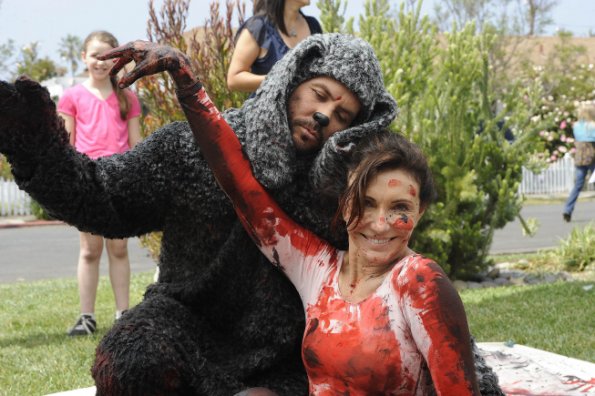 Wilfred (2011) : Fotoğraf Mary Steenburgen, Jason Gann