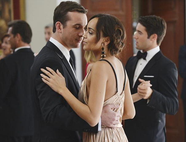 Revenge : Fotoğraf Barry Sloane, Ashley Madekwe, Joshua Bowman