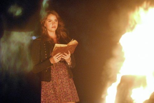 The Secret Circle : Fotoğraf Shelley Hennig