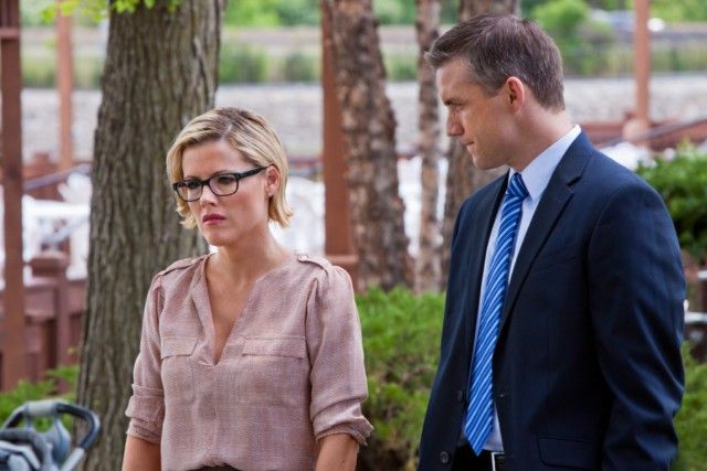 Boss : Fotoğraf Kathleen Robertson, Jeff Hephner