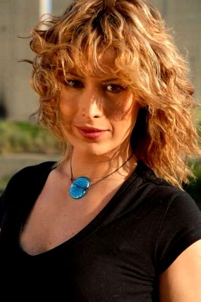 Afiş Ebru Karanfilci