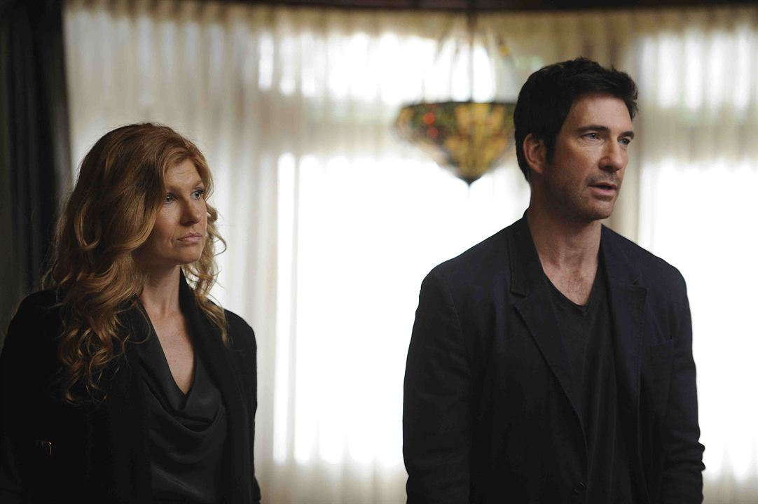 American Horror Story : Fotoğraf Connie Britton, Dylan McDermott