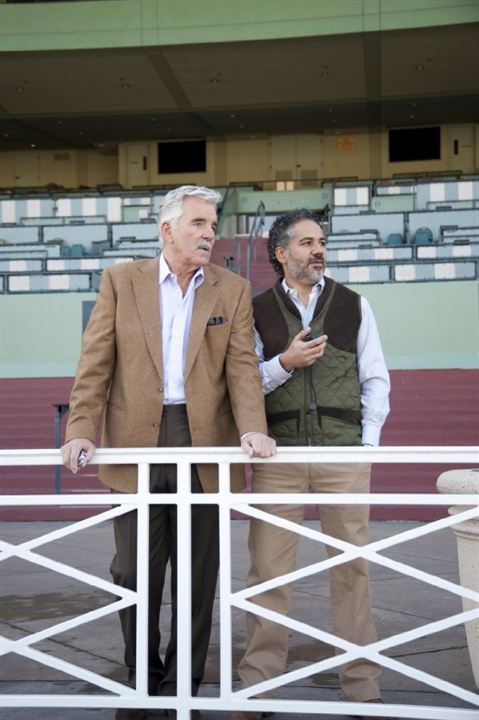 Luck : Fotoğraf John Ortiz, Dennis Farina