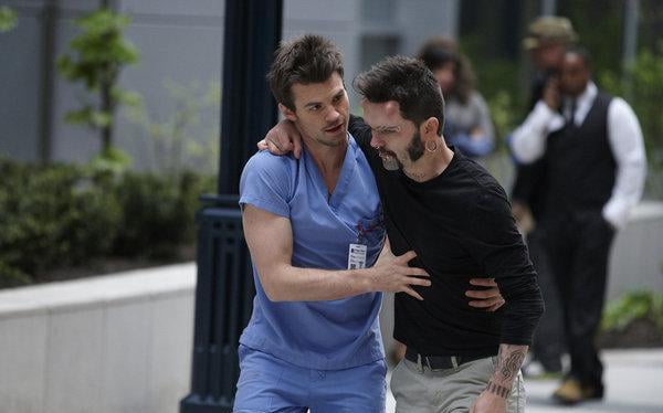 Saving Hope : Fotoğraf Daniel Gillies