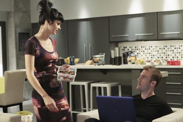 Don't Trust The B---- in Apartment 23 : Fotoğraf James Van Der Beek, Krysten Ritter