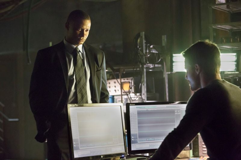 Arrow : Fotoğraf Stephen Amell, David Ramsey