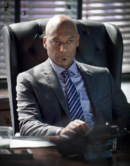 Arrow : Fotoğraf Colin Salmon