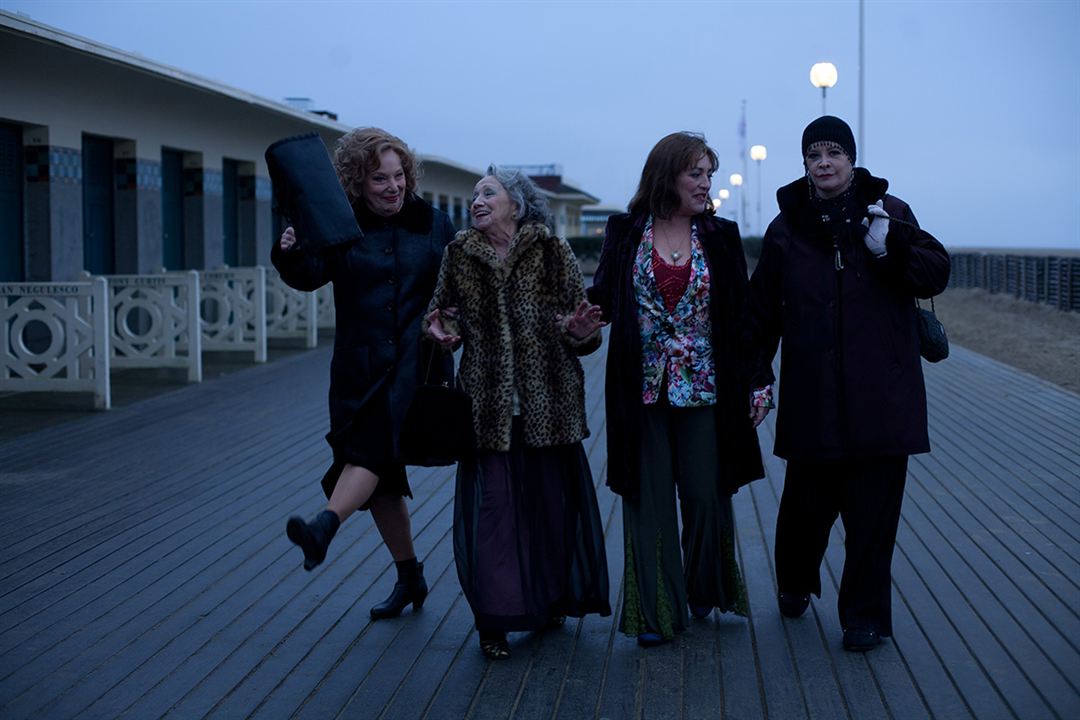 Fotoğraf Françoise Bertin, Bernadette Lafont, Dominique Lavanant, Carmen Maura