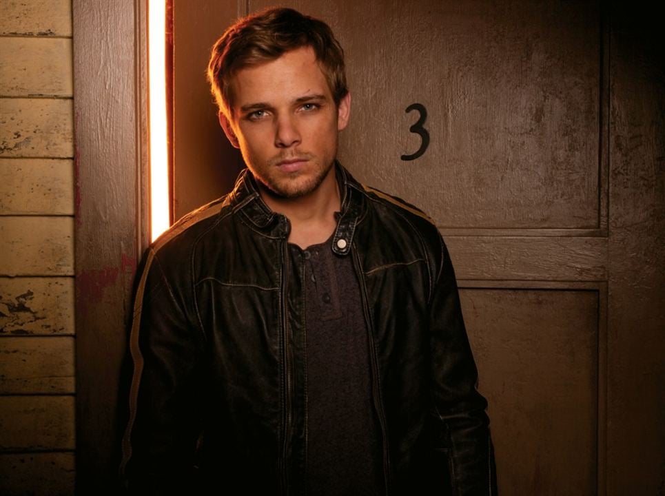 Fotoğraf Max Thieriot