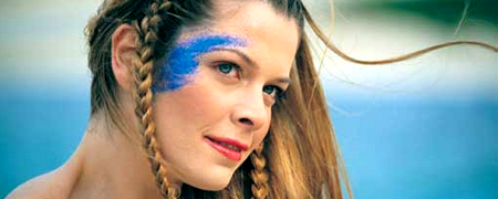 Karla Gugino bilan jinsiy aloqa sahnalari