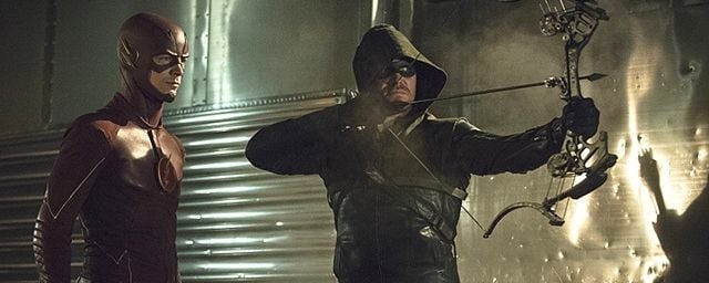 Arrow Ile The Flash In Ortak Bolumlerinden Ilk Kareler Beyazperde Com