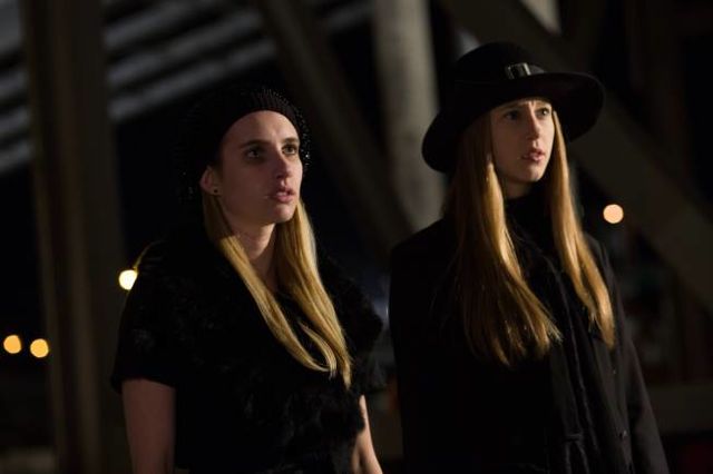 Fotoğraf Emma Roberts, Taissa Farmiga