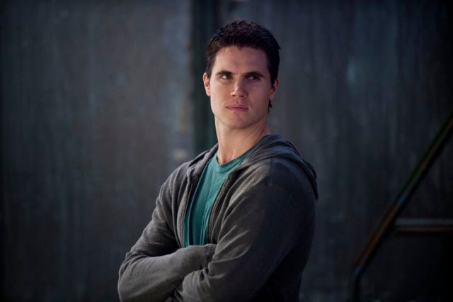 Fotoğraf Robbie Amell