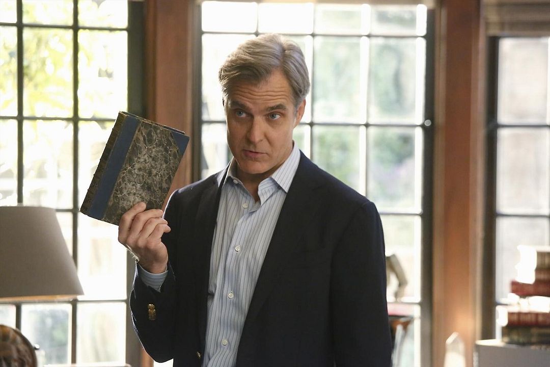 Revenge : Fotoğraf Henry Czerny