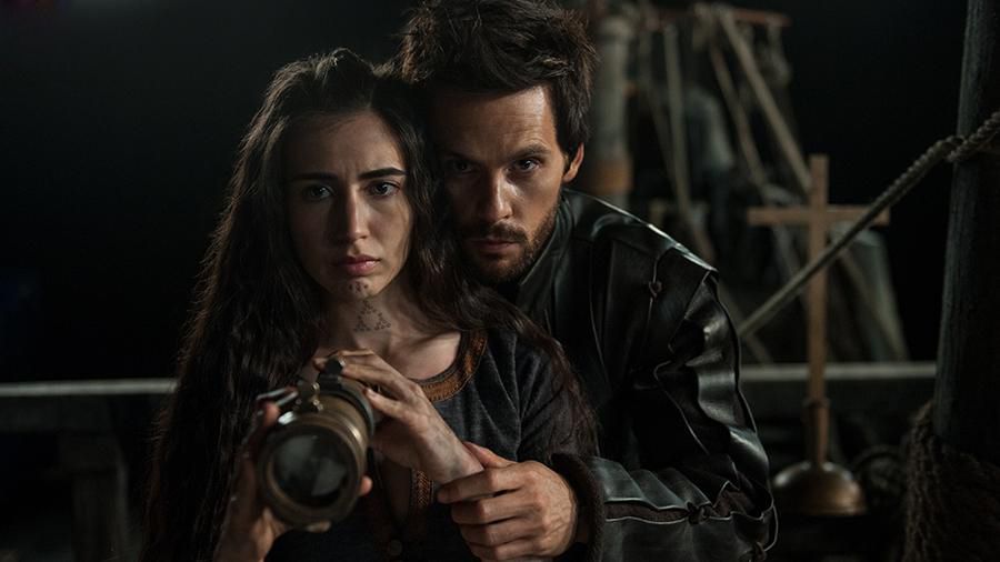 Fotoğraf Tom Riley, Lara Pulver