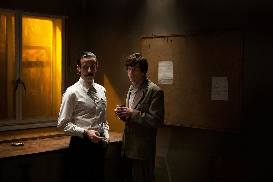 Öteki : Fotoğraf Noah Taylor, Jesse Eisenberg