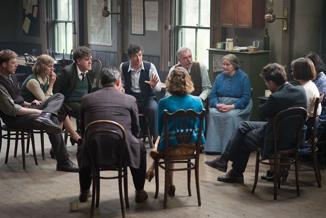 Özgürlük Dansı : Fotoğraf Mikel Murfi, Denise Gough, Martin Lucey, Barry Ward, Seamus Hughes, Aileen Henry