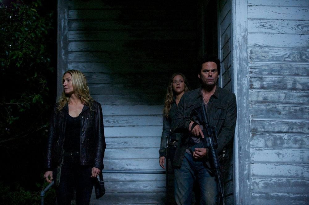 Fotoğraf Tracy Spiridakos, Billy Burke, Elizabeth Mitchell