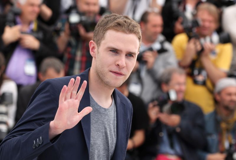Kayıp Nehir : Vignette (magazine) Iain De Caestecker