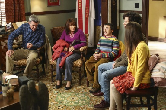 Fotoğraf Atticus Shaffer, Charlie McDermott, Eden Sher, Patricia Heaton, Neil Flynn