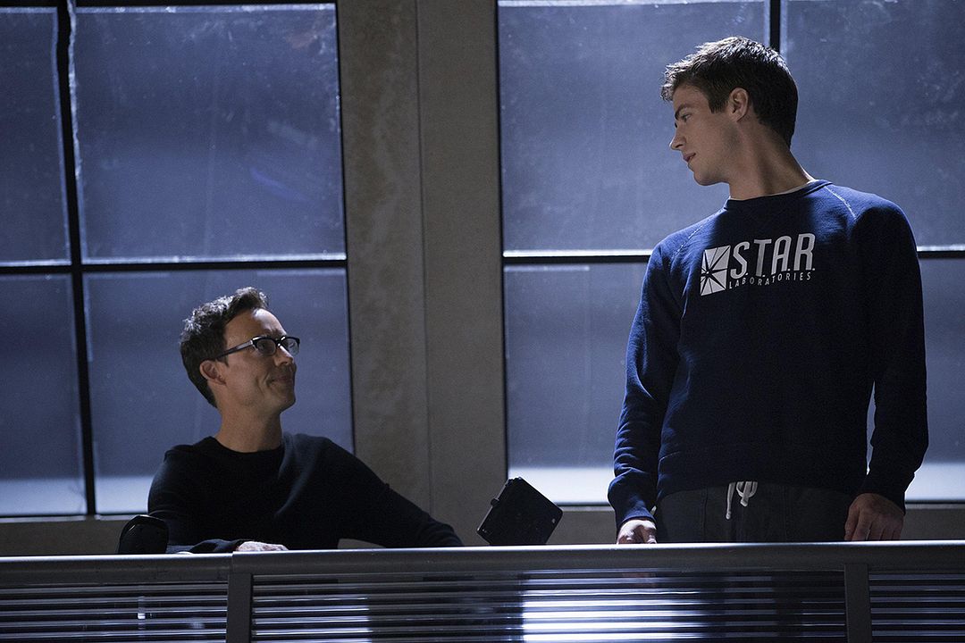 Fotoğraf Tom Cavanagh, Grant Gustin