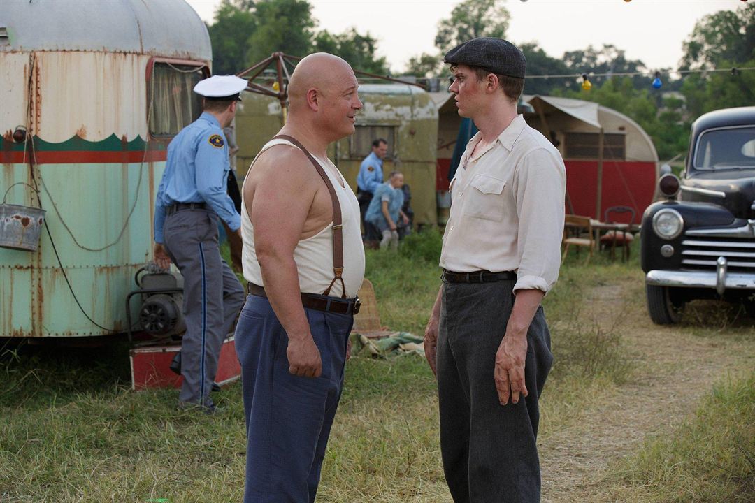 Fotoğraf Evan Peters, Michael Chiklis