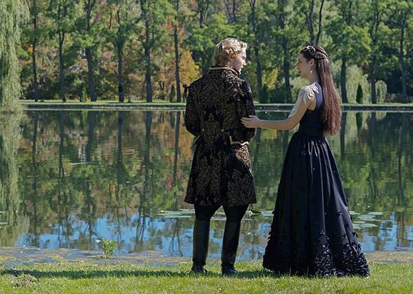 Reign : Fotoğraf Adelaide Kane, Toby Regbo
