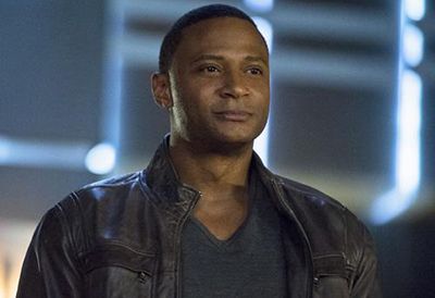 Arrow : Fotoğraf David Ramsey