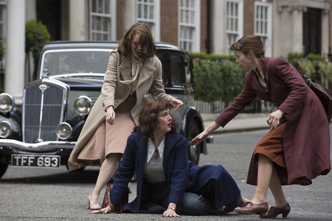 Fotoğraf Sophie Rundle, Rachael Stirling, Anna Maxwell Martin