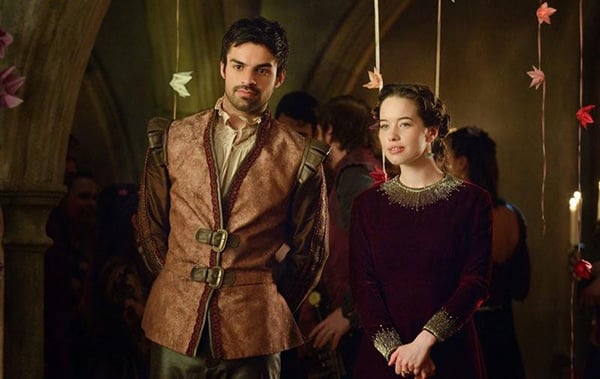 Reign : Fotoğraf Sean Teale, Anna Popplewell