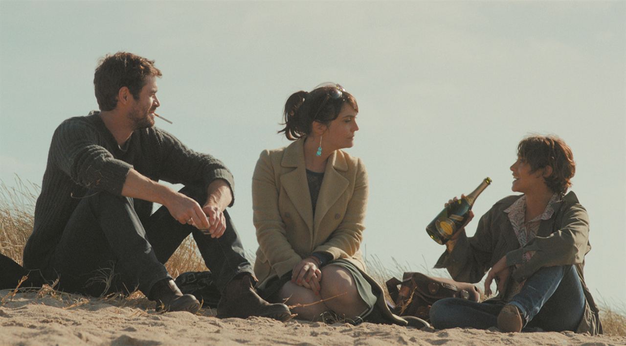 Fotoğraf Jeanne Rosa, Emma de Caunes, Yannick Renier