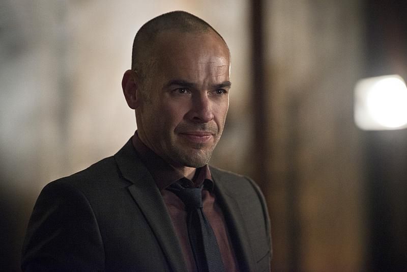 Arrow : Fotoğraf Paul Blackthorne