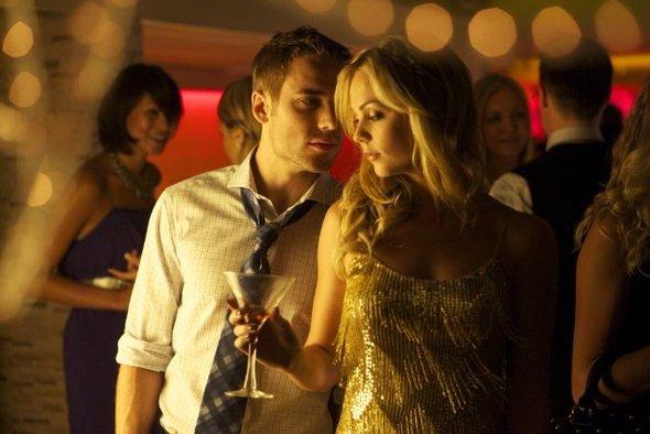 The Entitled : Fotoğraf Dustin Milligan, Laura Vandervoort