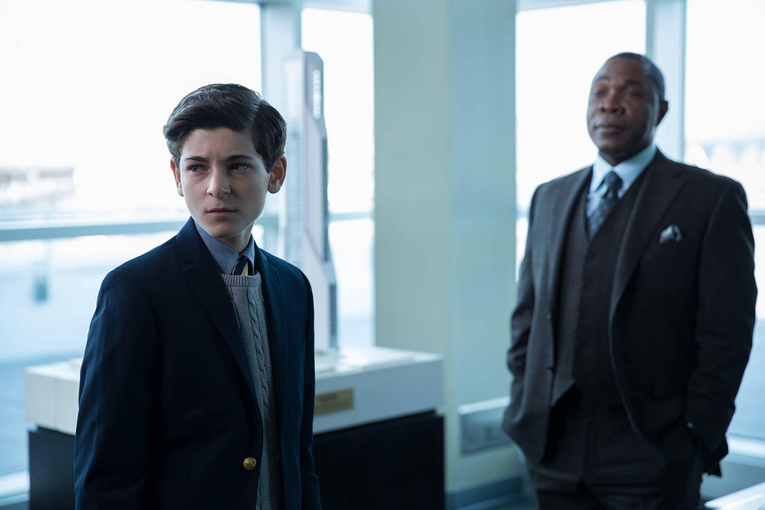 Fotoğraf Michael Potts, David Mazouz