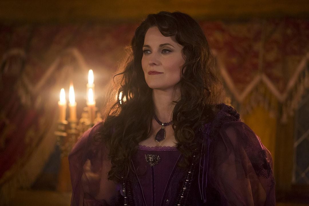 Salem : Fotoğraf Lucy Lawless