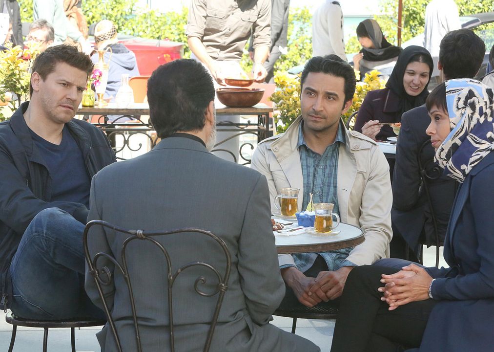 Bones : Fotoğraf David Boreanaz, Tamara Taylor, Pej Vahdat